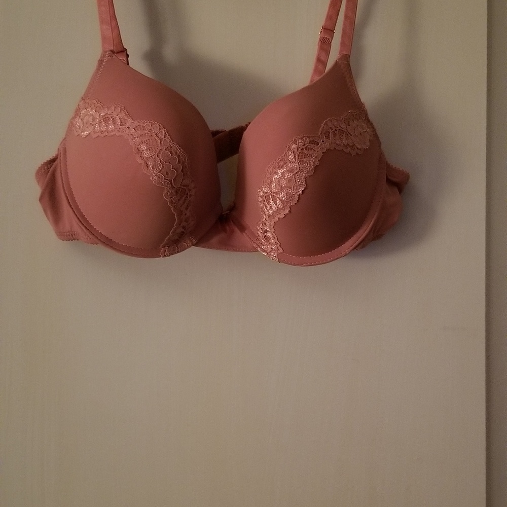 Pink Bra - Picture 2 of 3